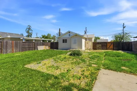Exterior - 411 Bothun Rd, Turlock, CA 95380 photo 6 of 12