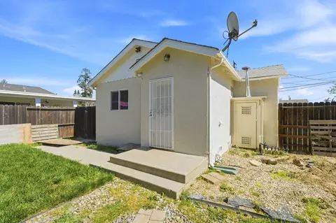 Exterior - 411 Bothun Rd, Turlock, CA 95380 photo 5 of 12