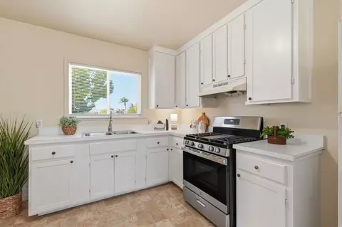 Kitchen - 411 Bothun Rd, Turlock, CA 95380 photo 4 of 5
