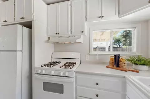 Kitchen - 401 Bothun Rd, Turlock, CA 95380 photo 3 of 4
