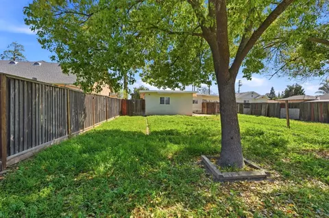 Exterior - 401 Bothun Rd, Turlock, CA 95380 photo 10 of 12