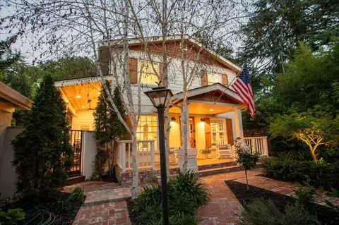 46 Pleasant St, Los Gatos, CA 95030