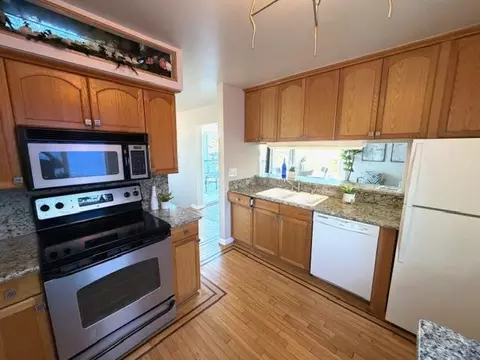 Kitchen - 204 Aptos Beach Dr, Aptos, CA 95003 photo 2 of 2