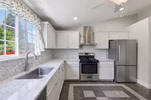 Kitchen - 5482 Mesa Rd, Gilroy, CA 95020 photo 2 of 4