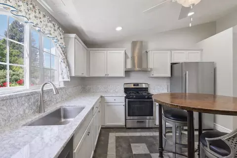 Kitchen - 5482 Mesa Rd, Gilroy, CA 95020 photo 3 of 4