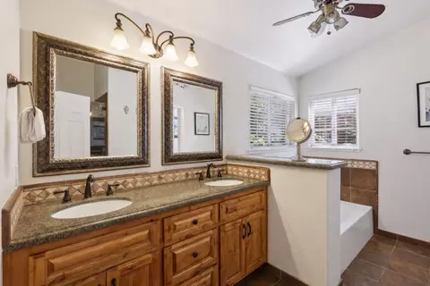 Bath - 5482 Mesa Rd, Gilroy, CA 95020 photo 2 of 4