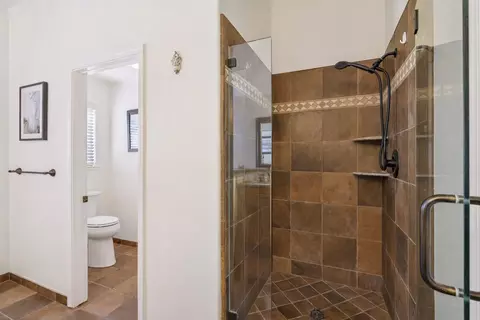Bath - 5482 Mesa Rd, Gilroy, CA 95020 photo 4 of 4