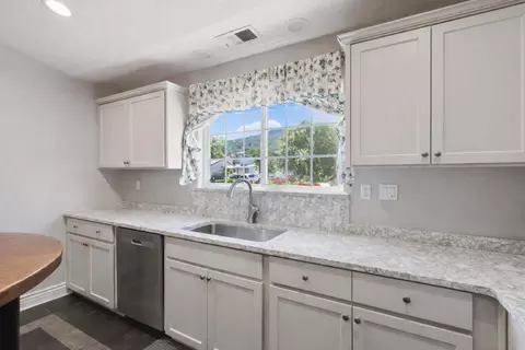 Kitchen - 5482 Mesa Rd, Gilroy, CA 95020 photo 1 of 4