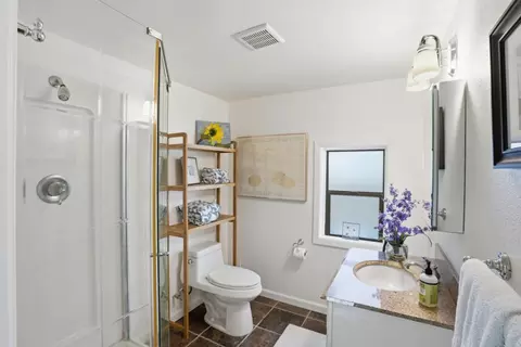 Bath - 329 Stuart Ave, Pacific Grove, CA 93950 photo 4 of 4