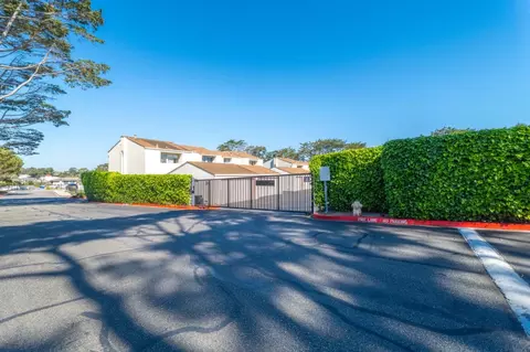 3137 Seacrest Ave 6, Marina, CA 93933