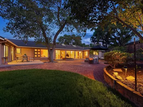 5666 Arboretum Dr, Los Altos, CA 94024