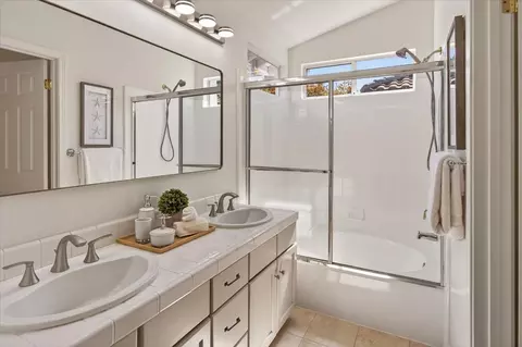 Bath - 205 Houghton St, Mountain View, CA 94041 photo 1 of 2