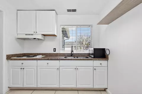 Kitchen - 500 Ronan Ave, Gilroy, CA 95020 photo 2 of 2