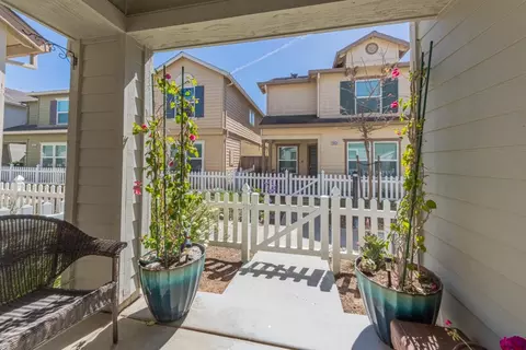 Exterior - 19832 Gabilan View Dr, Salinas, CA 93906 photo 3 of 5