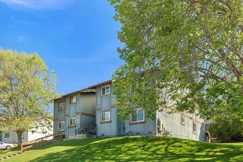 402 Winchester Dr, Watsonville, CA 95076