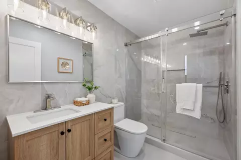 Bath - 2 Celia Ct, Pacifica, CA 94044 photo 3 of 4
