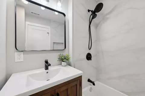 Bath - 2 Celia Ct, Pacifica, CA 94044 photo 2 of 4