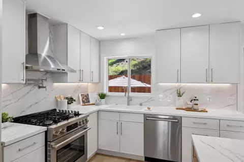 Kitchen - 2 Celia Ct, Pacifica, CA 94044 photo 2 of 5