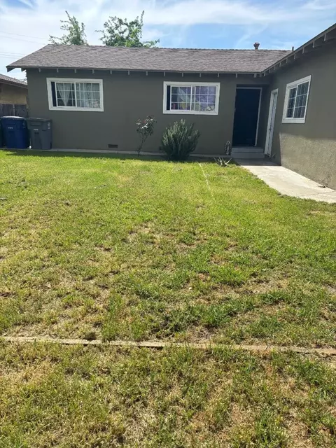517 Pinion St, Los Banos, CA 93635