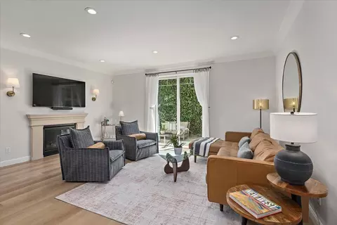 Living - 111 George Ct, Campbell, CA 95008 photo 1 of 3