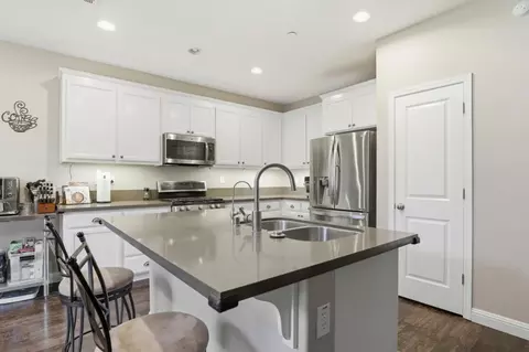 9554 Rodeo Dr, Gilroy, CA 95020 photo 10
