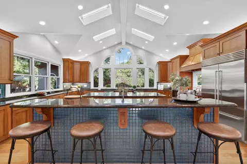 1487 Fallen Leaf Ln, Los Altos, CA 94024