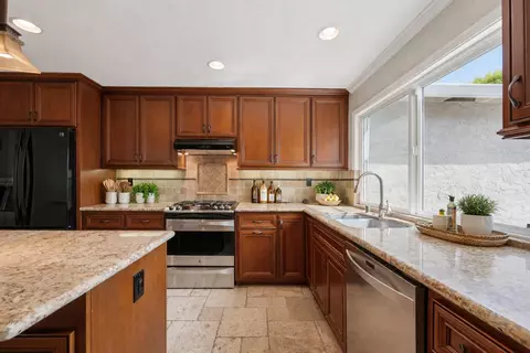 Kitchen - 6620 Thames Dr, Gilroy, CA 95020 photo 2 of 6