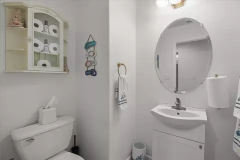 Bath - 1494 Partridge Dr, Gilroy, CA 95020 photo 1 of 3
