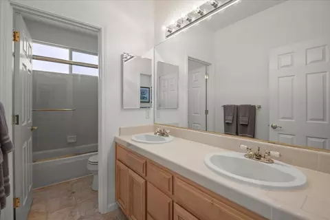 Bath - 1494 Partridge Dr, Gilroy, CA 95020 photo 3 of 3