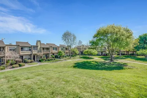 Exterior - 3315 Willis Ln, Alameda, CA 94502 photo 5 of 5