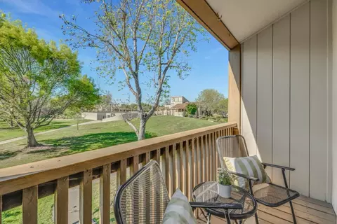 Exterior - 3315 Willis Ln, Alameda, CA 94502 photo 2 of 5
