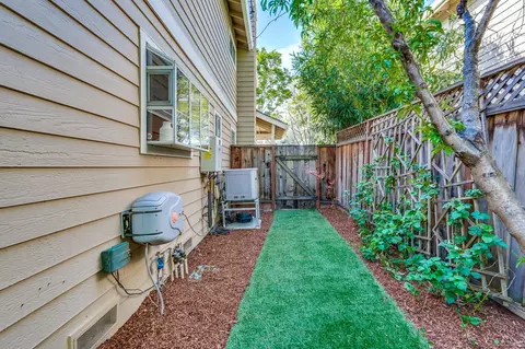 Exterior - 2110 Windrose Pl, Mountain View, CA 94043 photo 8 of 9