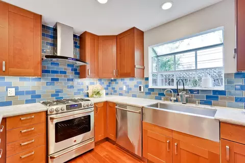 Kitchen - 2110 Windrose Pl, Mountain View, CA 94043 photo 4 of 8
