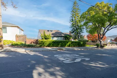 265 Chestnut St, San Carlos, CA 94070