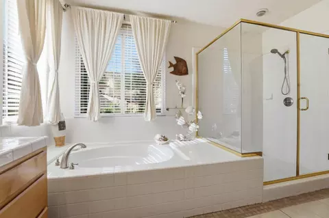 Bath - 7521 Troon Ct, Gilroy, CA 95020 photo 6 of 6