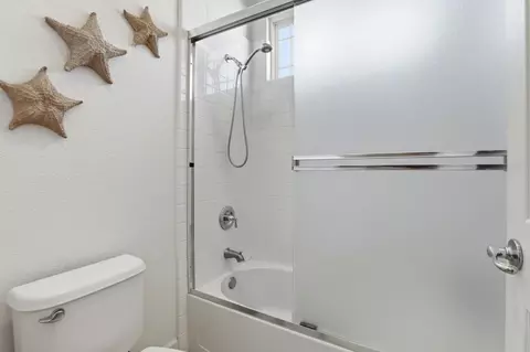 Bath - 7521 Troon Ct, Gilroy, CA 95020 photo 3 of 6