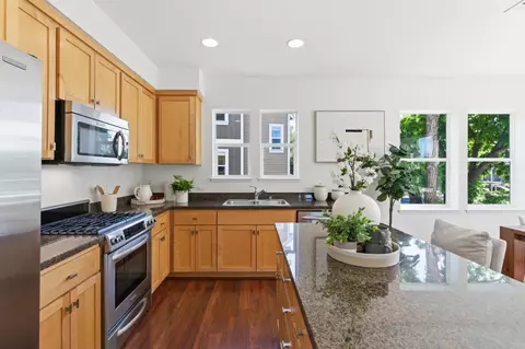 Kitchen - 1950 Cambridge Dr, Mountain View, CA 94043 photo 5 of 7