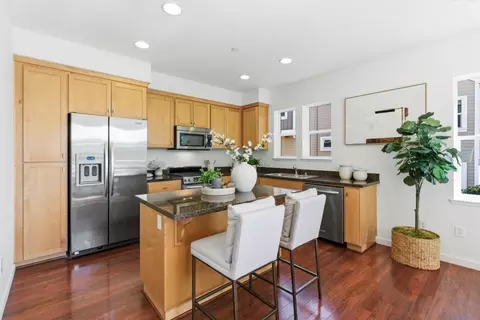 Kitchen - 1950 Cambridge Dr, Mountain View, CA 94043 photo 6 of 7
