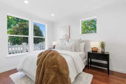 Bedroom - 1950 Cambridge Dr, Mountain View, CA 94043 photo 9 of 11