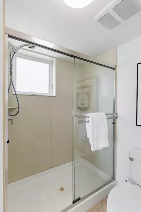 Bath - 1950 Cambridge Dr, Mountain View, CA 94043 photo 7 of 7