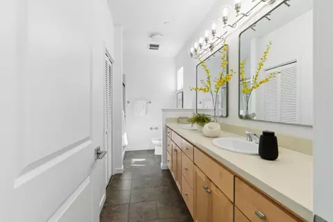 Bath - 1950 Cambridge Dr, Mountain View, CA 94043 photo 4 of 7