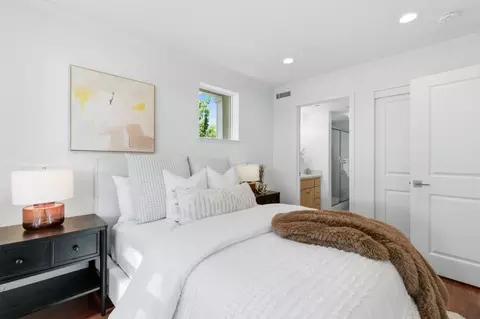 Bedroom - 1950 Cambridge Dr, Mountain View, CA 94043 photo 11 of 11