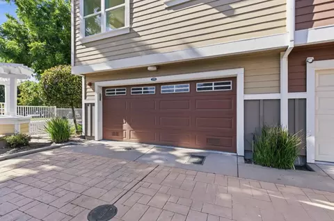 Exterior - 1950 Cambridge Dr, Mountain View, CA 94043 photo 3 of 13