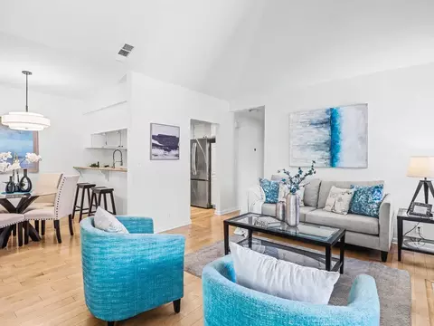 Living - 970 Apricot Ave, Campbell, CA 95008 photo 3 of 5