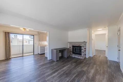 Living - 1052 Padre Dr 3, Salinas, CA 93901 photo 3 of 4