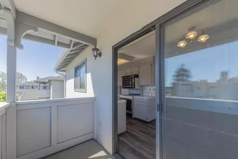 Exterior - 1052 Padre Dr 3, Salinas, CA 93901 photo 3 of 6