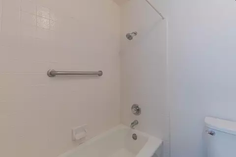 Bath - 1052 Padre Dr 3, Salinas, CA 93901 photo 2 of 3