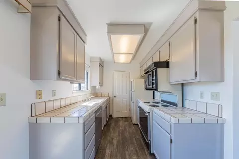 Kitchen - 1052 Padre Dr 3, Salinas, CA 93901 photo 2 of 4