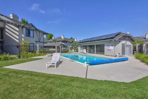 Exterior - 1052 Padre Dr 3, Salinas, CA 93901 photo 5 of 6