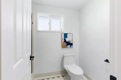 Bath - 1460 Murchison Dr, Millbrae, CA 94030 photo 3 of 4